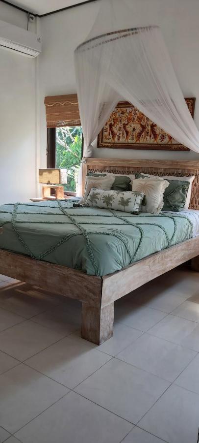 Villa Gede Private Guest House Selemadeg  Exterior photo